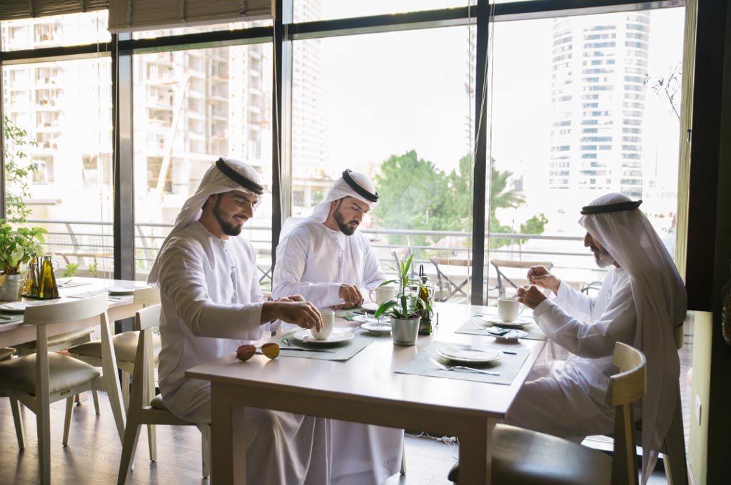 عبارات تسويقية لجذب الزبائن 3 عبارات تسويقية لجذب الزبائن